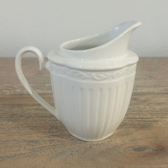 MIKASA sugar and creamer set - Picture 2 of 10